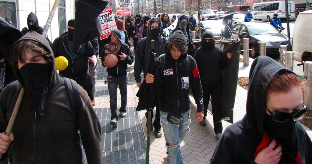 This image has an empty alt attribute; its file name is capturerita.jpg